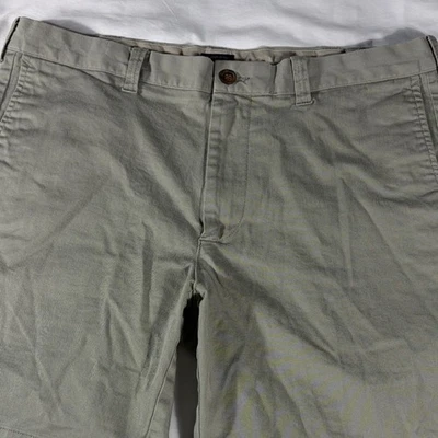 J. Pantalones cortos chinos Crew verde salvia Flex Gramercy frente plano 8" para hombre - talla 35 Foto 1 de 4