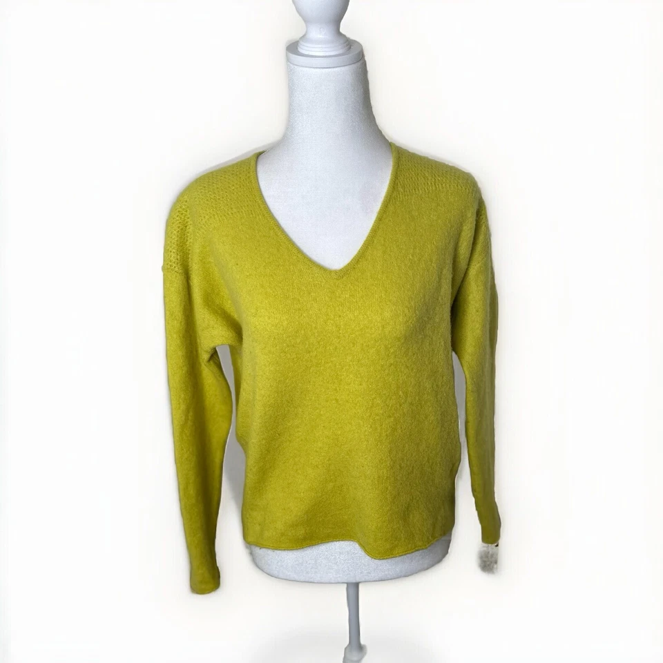 Daniella Cashmere Sweater Size Medium Foto 1 de 4