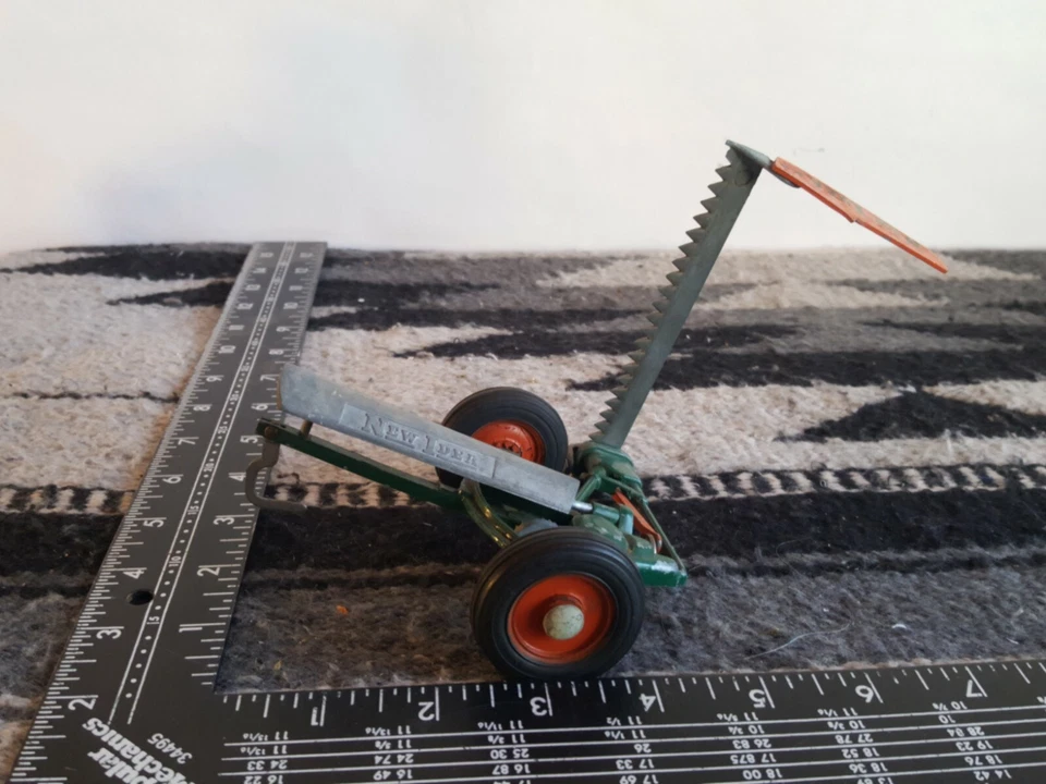 New Idea Sickle Mower 1/16 Diecast Farm Implement Replica Collectible by Topping - Image 1 of 4