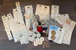 Vintage Button Lot Variety Collectible, Variety Assorted Buttons! Streamline - Bild 1 von 4
