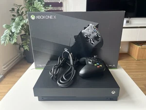 Xbox One X 1TB + Series X Controller + 6 Spiele | OVP - Bild 1 von 3