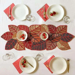Handgefertigter Tischläufer Blatt Design Glasperlen - Bild 1 von 4