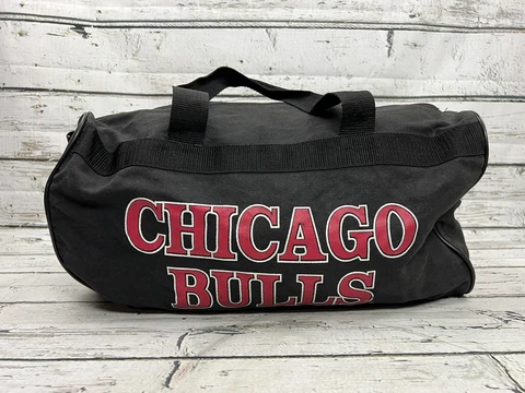 VTG Chicago Bulls NBA Spell Out Big Logo Black Gym Sports Basketball Duffle Bag Cover