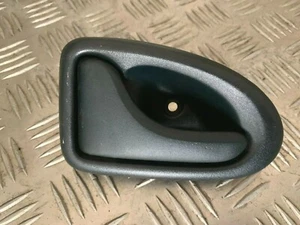 Poignée Avant Gauche - RENAULT SCENIC I (1) PHASE I (1) - De 09-1996 à 08-1999 - Imagen 1 de 3