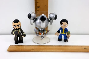 Funko Pop Fallout Lot of 3-Codsworth #163, Mystery Minis Bethesda & Elder Maxson - Picture 1 of 5