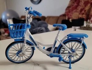 Mini Die-Cast Metal Alloy Racing Doll Bicycle Basket Blue and White - Picture 1 of 6