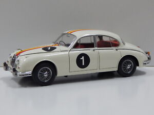 1:18 Jaguar Mark 2 3.8 - 1962 ATCC Winner (Bob Jane) #1 Model Icons 321006