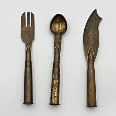 Lote de utensilios de arte de trinchera de la Segunda Guerra Mundial tenedor cuchillo cuchara bala mango de latón militar antiguo Foto 1 de 4