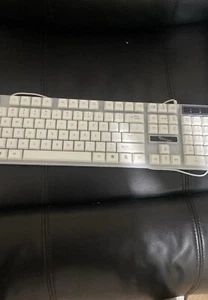 Keyboard In Great Condition - Picture 1 of 3
