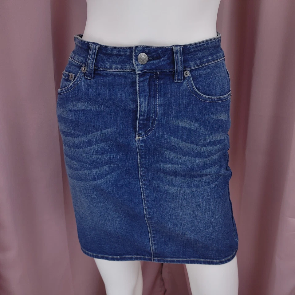 Falda lápiz de mezclilla lavada oscura Cremieux para mujer con bolsillos 0 Foto 1 de 4