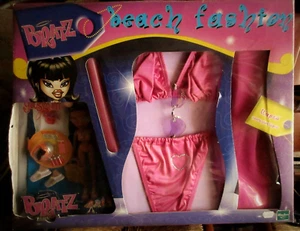 RARE BRATZ DOLL BEACH FASHION GIANT GIFT SET MANY ACCESSORIES BIKINI - Picture 1 of 9