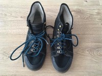 vans wellesley hiker boots