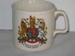 Taza Jubileo de Plata Reina Isabel II Taza León Unicornio Escudo Visita a Stirling - Imagen 1 de 1