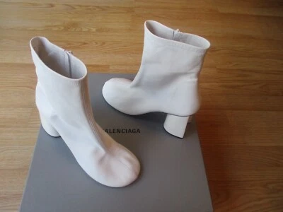 Luva Balenciaga 80 botinhas tornozelo brilhante pele de carneiro macia tamanho 38,5 EUA 8,5 NOVA NA CAIXA - Imagem 1 de 4