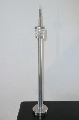 FERNSEHTURMMODELL mit Fensterfront 41cm WAHRZEICHEN Stuttgart RADIO TOWER 410mm - Bild 1 von 4