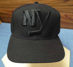 Reebok New York Islanders Face Off Hat 3D Snapback Adjustable BLACK Old Stock