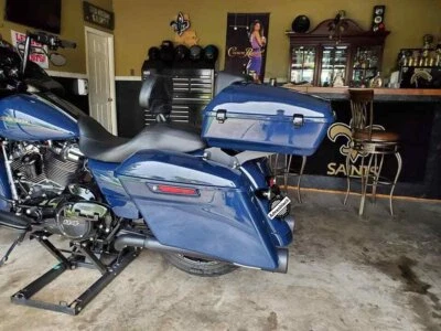 Paquete de equipaje Advanblack Billar Azul Picado Tour Pack para Harley Touring 1997+ Foto 1 de 4