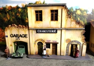 DIORAMA FRENCH STREET BUILDING WITH GARAGE K&C COMPATIBLE 1:30 HANDMADE - Foto 1 di 5