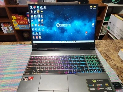 MSI ALPHA 15 Foto 1 de 4