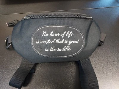 Bolso Pommell para silla de montar de caballo grabado negro Foto 1 de 2