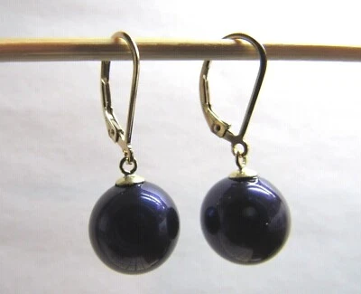 Pendientes colgantes de perlas con caparazón azul medianoche con cierre de palanca rellenos de oro amarillo de 14K Foto 1 de 2