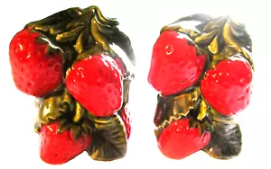 Vintage Holt Howard Red Strawberry Ceramic Salt & Pepper Shakers chips - Picture 1 of 16
