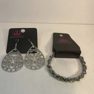 Conjunto de brincos e pulseiras penduradas pedra verde tom prata paparazzi novo com etiquetas - Imagem 1 de 4