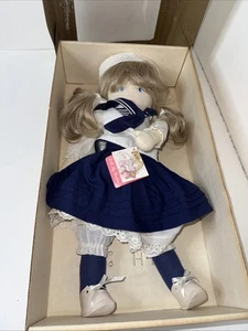 Seltene 1985 Puppen von Pauline Bjonness Jacobsen Matrosenmädchen Jennie (Stoff) mit Etikett - Bild 1 von 4