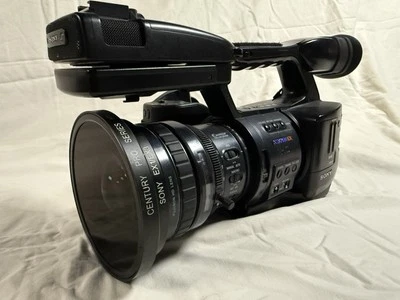 Tarjetas Sony PMW-EX1 XDCAM SxS, dos lentes gran angular, cargador y toneladas de extras Foto 1 de 4