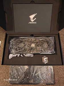 GIGABYTE AORUS AMD Radeon RX6800XT HEATSINK UNIT AND BACKPLATE ONLY New / Boxed - Afbeelding 1 van 13