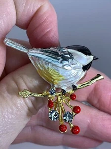 Bird Chickadee Yellow White Black Enamel Rhinestone Gold Brooch Pin M-3804 - Picture 1 of 3