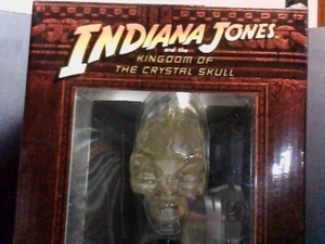 INDIANA JONES AND THE KINGDOM OF THE CRYSTAL SKULL AND ACTION FIGURE NIB LIMITED - Picture 1 of 4
