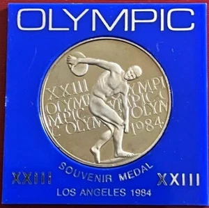 Olympische XXlll Souvenirmedaille Los Angeles 1984 verpackter Diskuswerfer - Bild 1 von 4