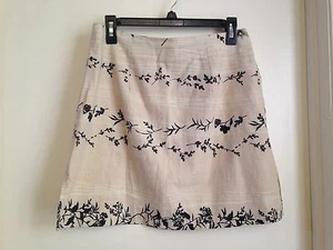 Falda floral Heart Soul mezcla de lino crema y negra con aberturas laterales Jr 11 - Imagen 1 de 6