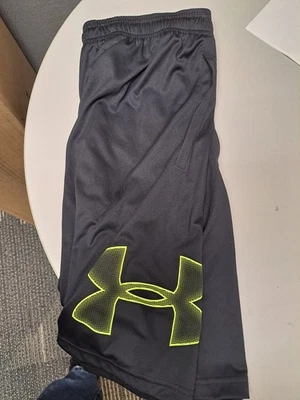 Mens Under Armour Graphic Shorts, Blitzing Hat - Image 1 of 4