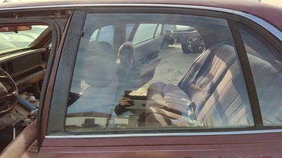 Buick Lesabre 1992-1999 conductor ventana trasera izquierda puerta vidrio OEM trasero Foto 1 de 4