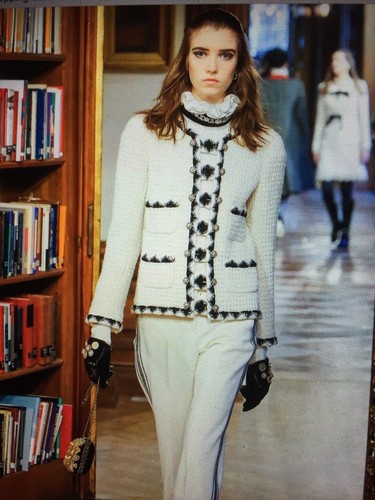 CHANEL 15A PARIGI SALISBURGO NUOVA Tweed Ecru Giacca Oro Nero bottoni CC FR48 FR44