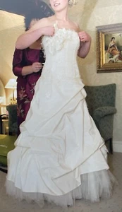 Cymbeline Paris wedding dress size 10 - Picture 1 of 16