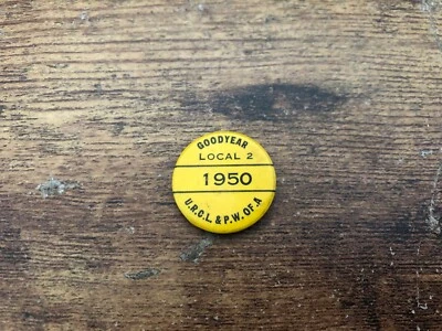 Neumático y goma Goodyear 1950 vintage local #2 amarillo pinback URCL y PW de A  Foto 1 de 2