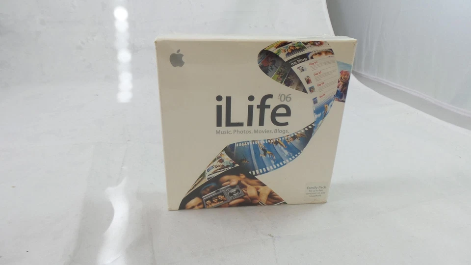 Apple iLife 06 Family Pack Mac DVD (MA167Z/A) - Image 1 of 1