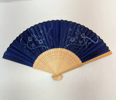 Elegante Kimono Iroha Mujer Abanico Bronceado Bambú Talla Floral Azul Marino  Foto 1 de 4