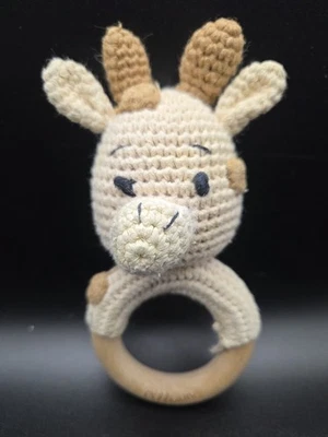 Детская погремушка крючком жирафа, мягкий хлопок и зубочистка из букового дерева - Изображение 1 из 4