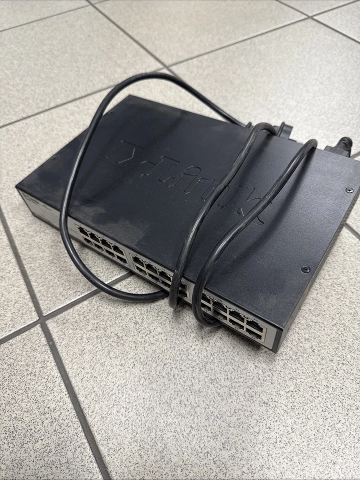 D-Link DGS1024D 24 Ports Rack Mountable Ethernet Switch - image 1 of 3
