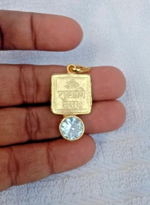 Raro ciondolo Shukra Dosha Yantra con pietra bianca a scatti 5,25 ratti - Foto 1 di 4