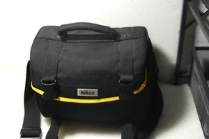 Nikon Black medium padded DSLR Camera yellow line Bag, Shoulder Bag, Very good - Picture 1 of 7