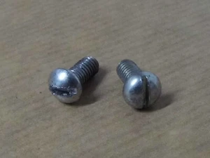 Triumph Tiger Cub H687 Front Number Plate To Bracket Screw x2 ' - Picture 1 of 3
