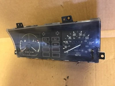 Cuadro de instrumentos velocímetro 84 Mazda B2000 camioneta pickup Foto 1 de 4