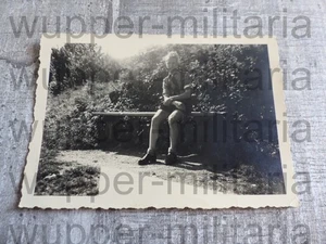 Foto - Junge - Jugend - Bube - Bank - Sitzend - A065-119 - Picture 1 of 1
