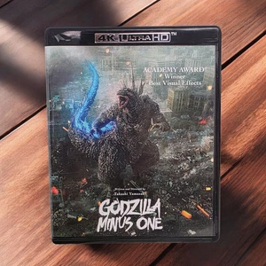 Godzilla Minus One 4K Ultra HD + Blu-Ray - Picture 1 of 6
