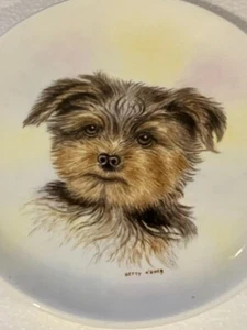 Cute Yorkshire Terrier Hand Painted Ceramic Plate Signed Betty O'Shea Yorkie - Picture 1 of 4